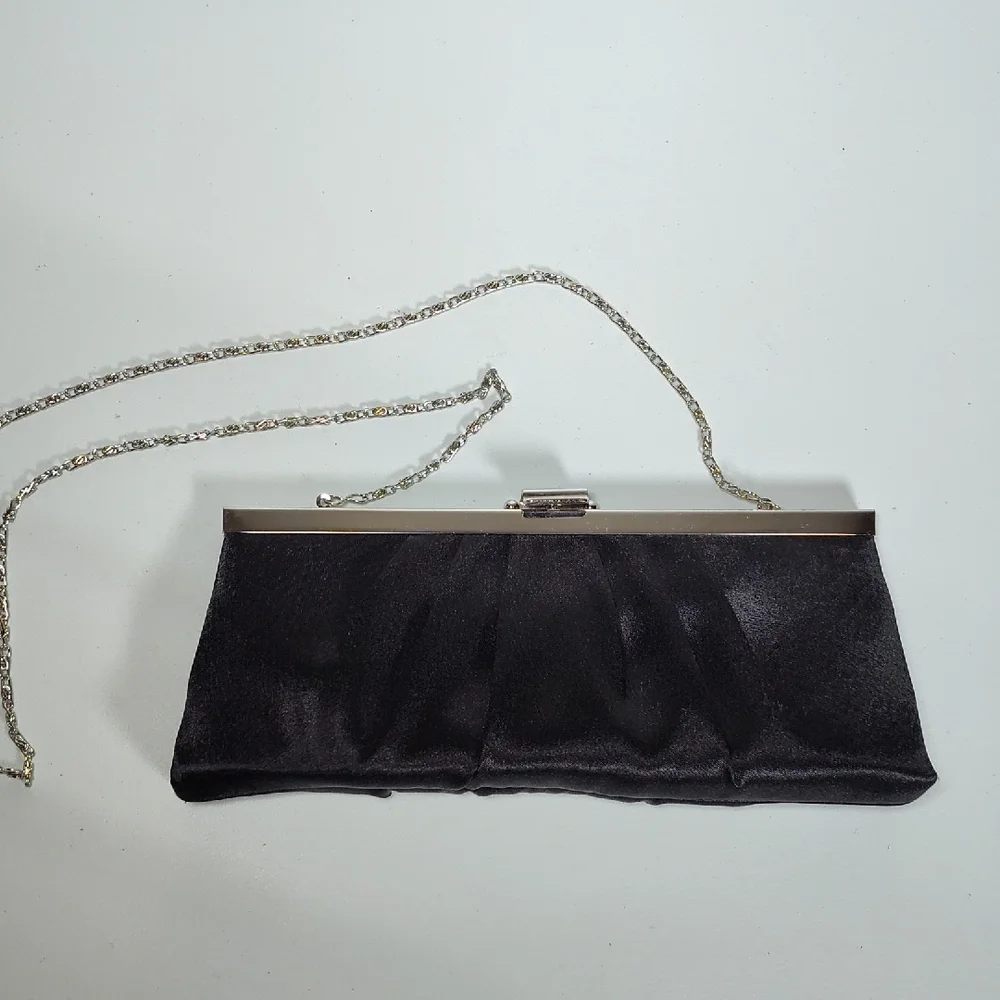 Jessica McClintock black pleated satin convertible clutch evening purse